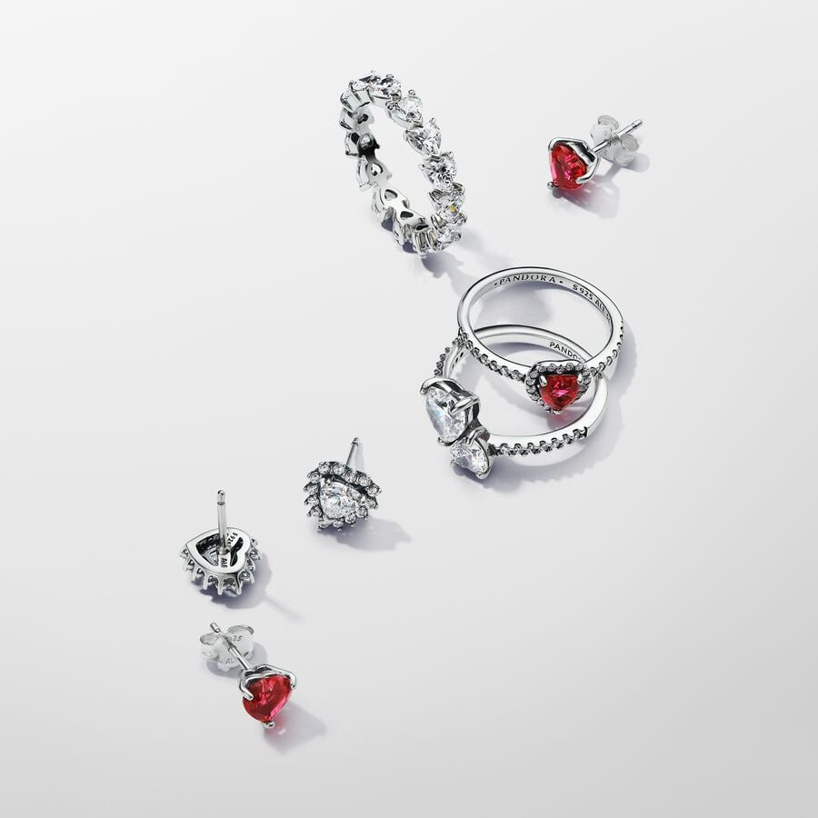 Anillo Pandora Eternidad Fila de Corazones