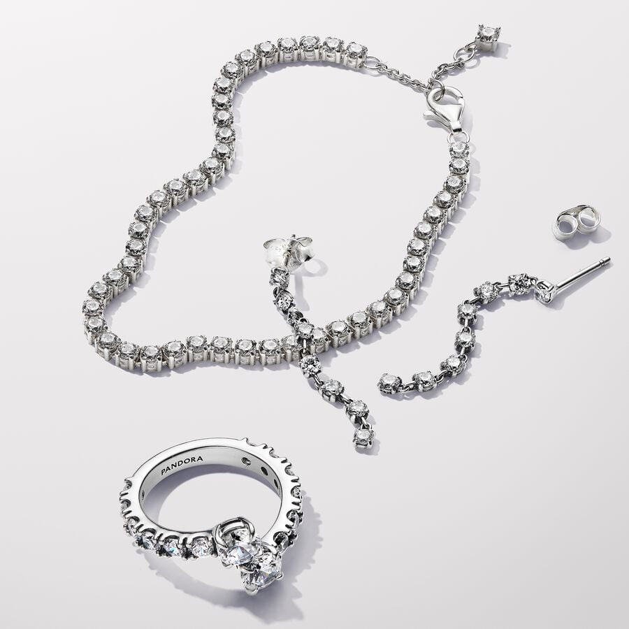 Anillo Pandora de banda superpuesta billante