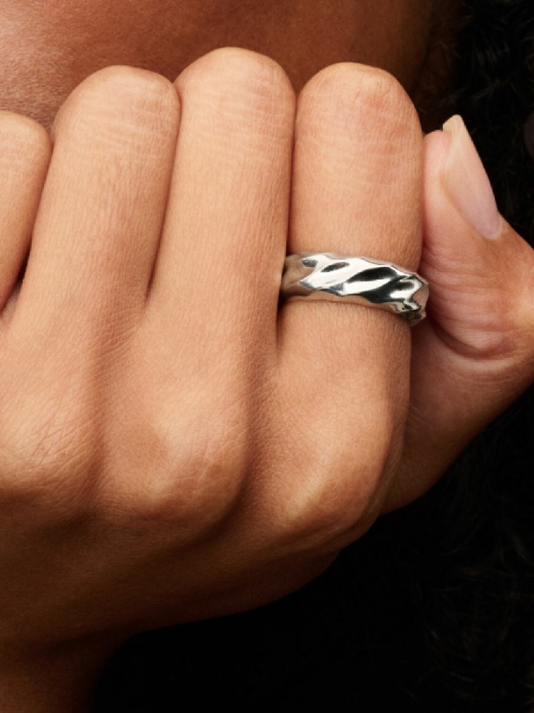 Anillo Pandora Banda Ancha Ondulada