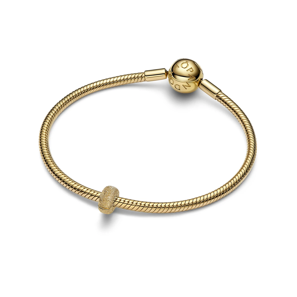 charm-clip-mini-recubrimiento-oro-14k-textura-764771c00-v3.webp