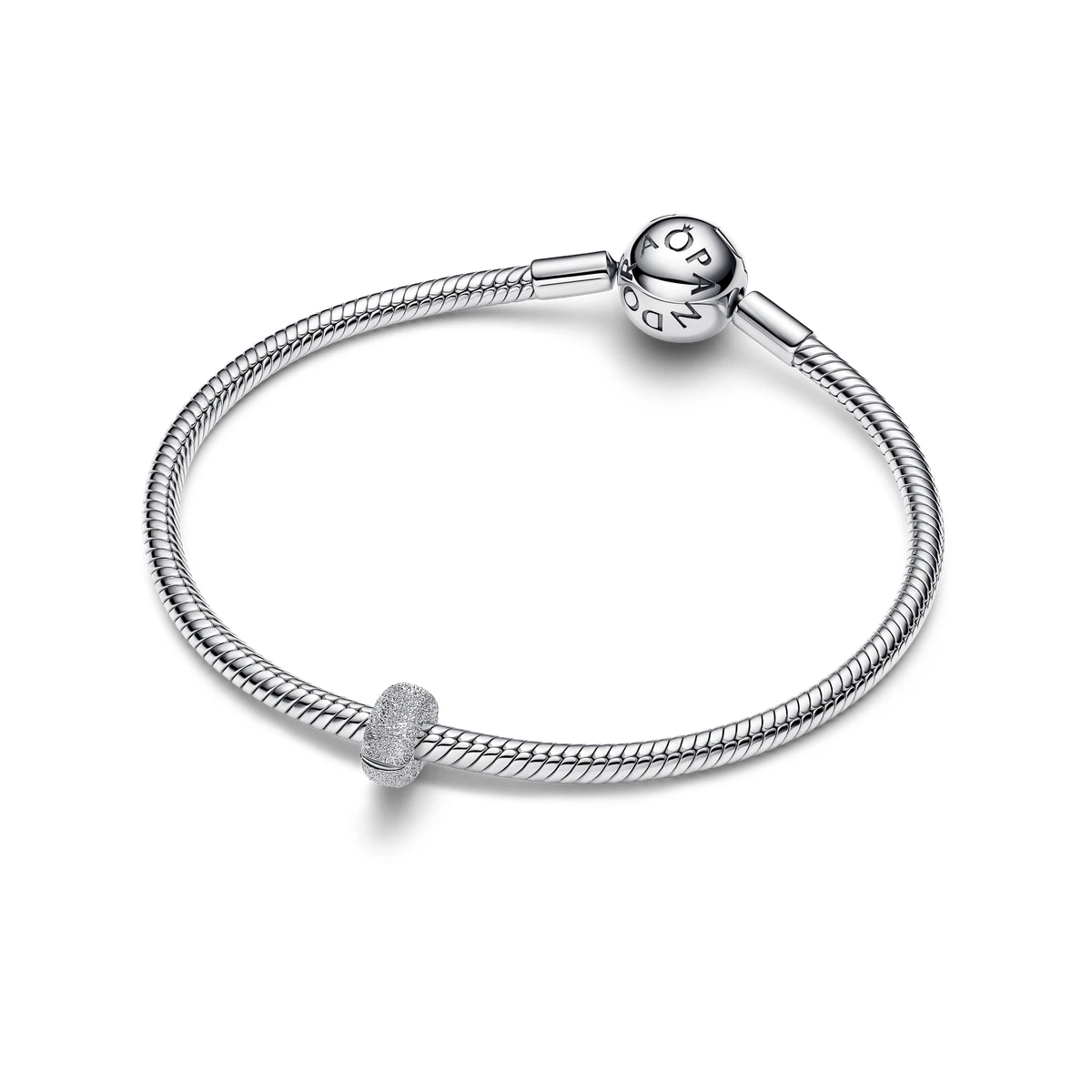 charm-clip-mini-plata-ley-textura-794771c00-v3.webp