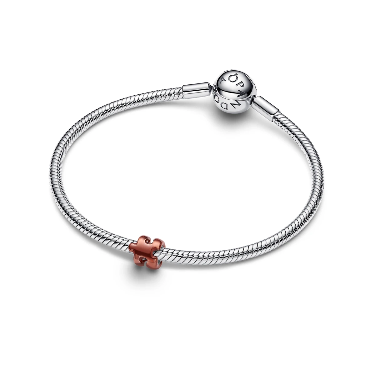 charm-mini-plata-ley-pieza-puzle-naranja-794816c01-v3.webp
